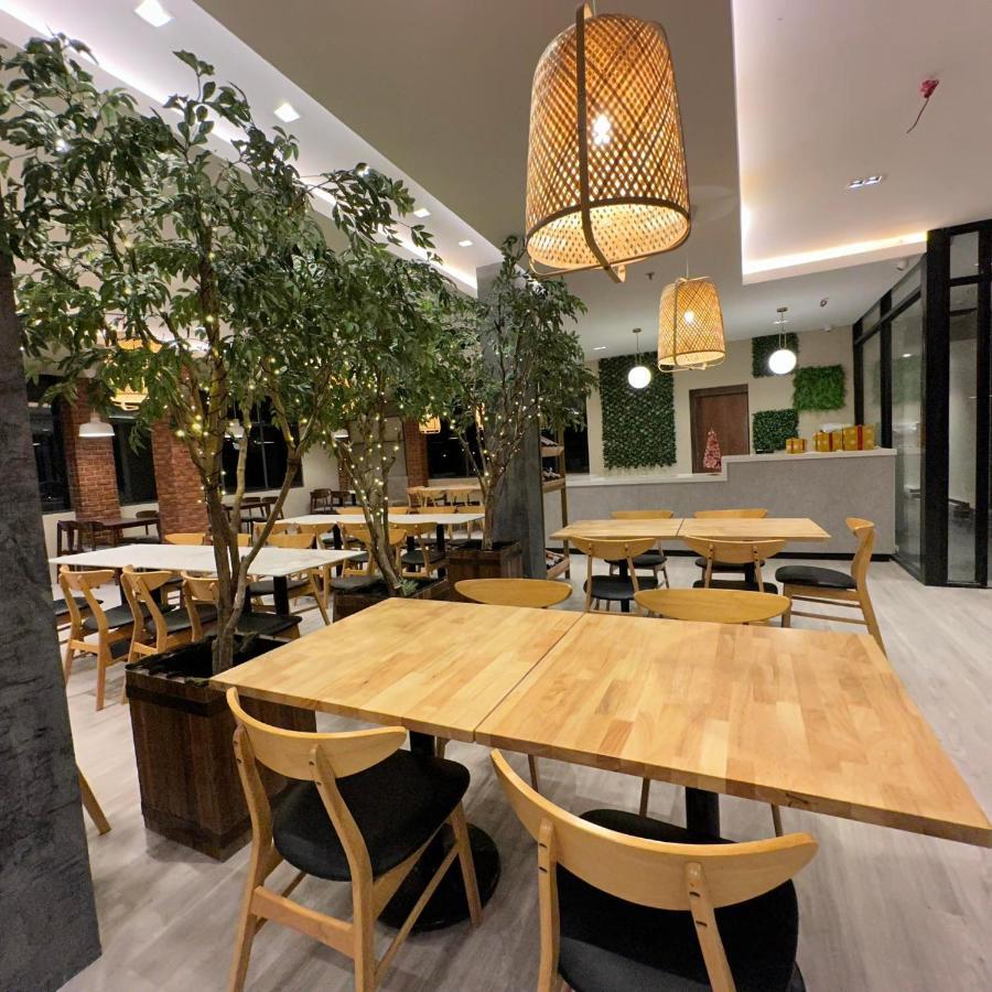 West Prime Hotel Calbayog Esterno foto